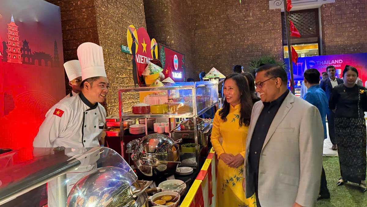 IN CONVERSATION : Chef Thong in conversation with Sri Lanka Foreign Minister Vijitha Herath and Vietnam Ambassador Trinh Thi Tam